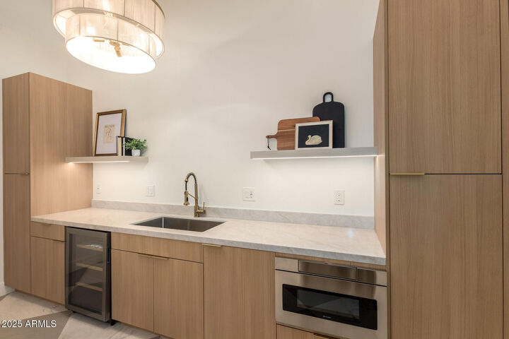 Property Photo: 6019 E Paradise Lane AZ 85254