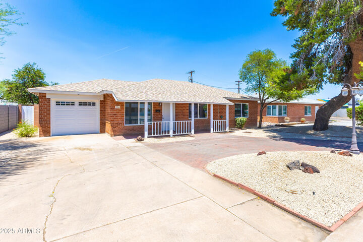 Property Photo: 724 W Missouri Avenue AZ 85013