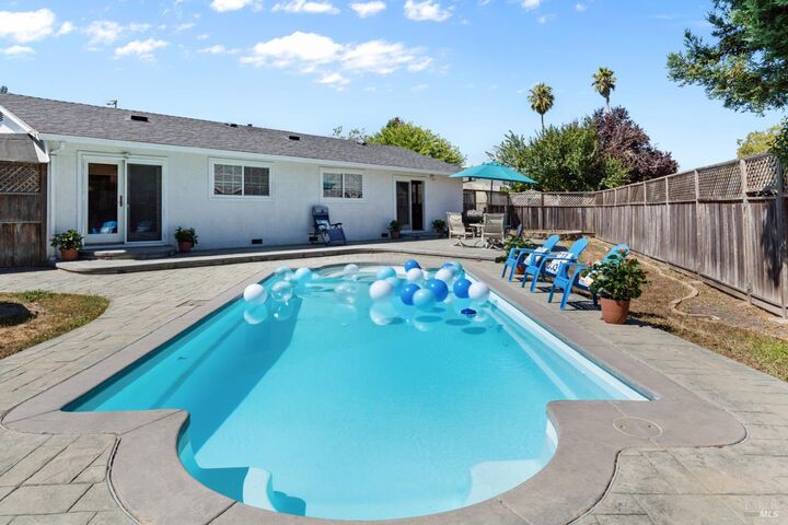 Property Photo:  530 Anson Court  CA 94928 