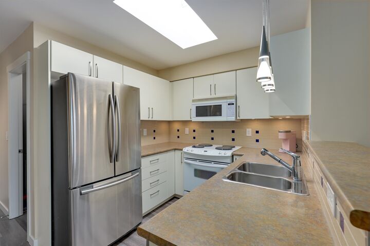 Property Photo: 6172 Fraser Street Ph3 BC V5W 3A1