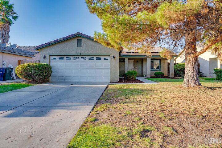 1216 Interlaken Drive  Bakersfield CA 93307 photo