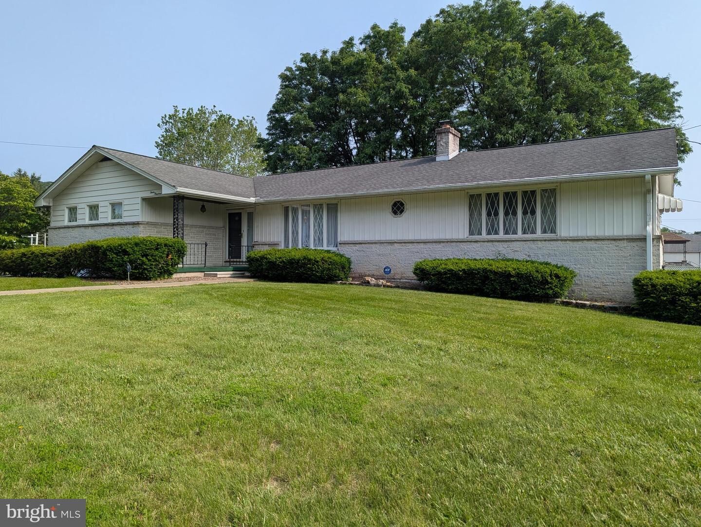 Property Photo:  1200 Mt Laurel Avenue  PA 19560 