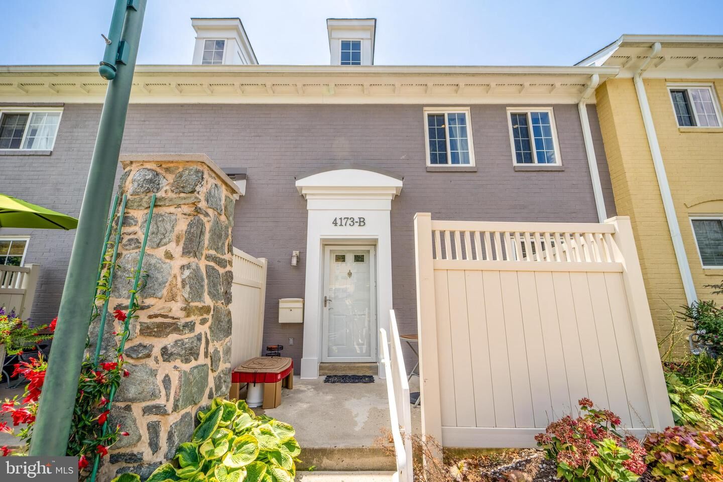 Property Photo: 4173 S Four Mile Run Drive B VA 22204