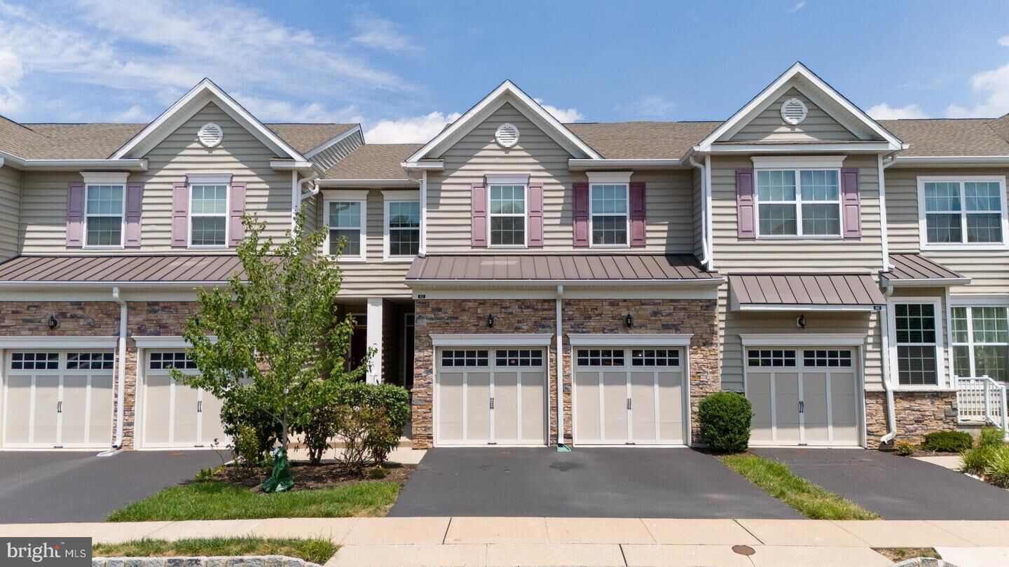 Property Photo:  82 Autumn Lane  NJ 08558 