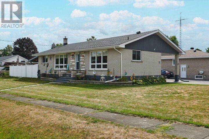 Property Photo:  71 Fifth Street East  ON K0C 1X0 