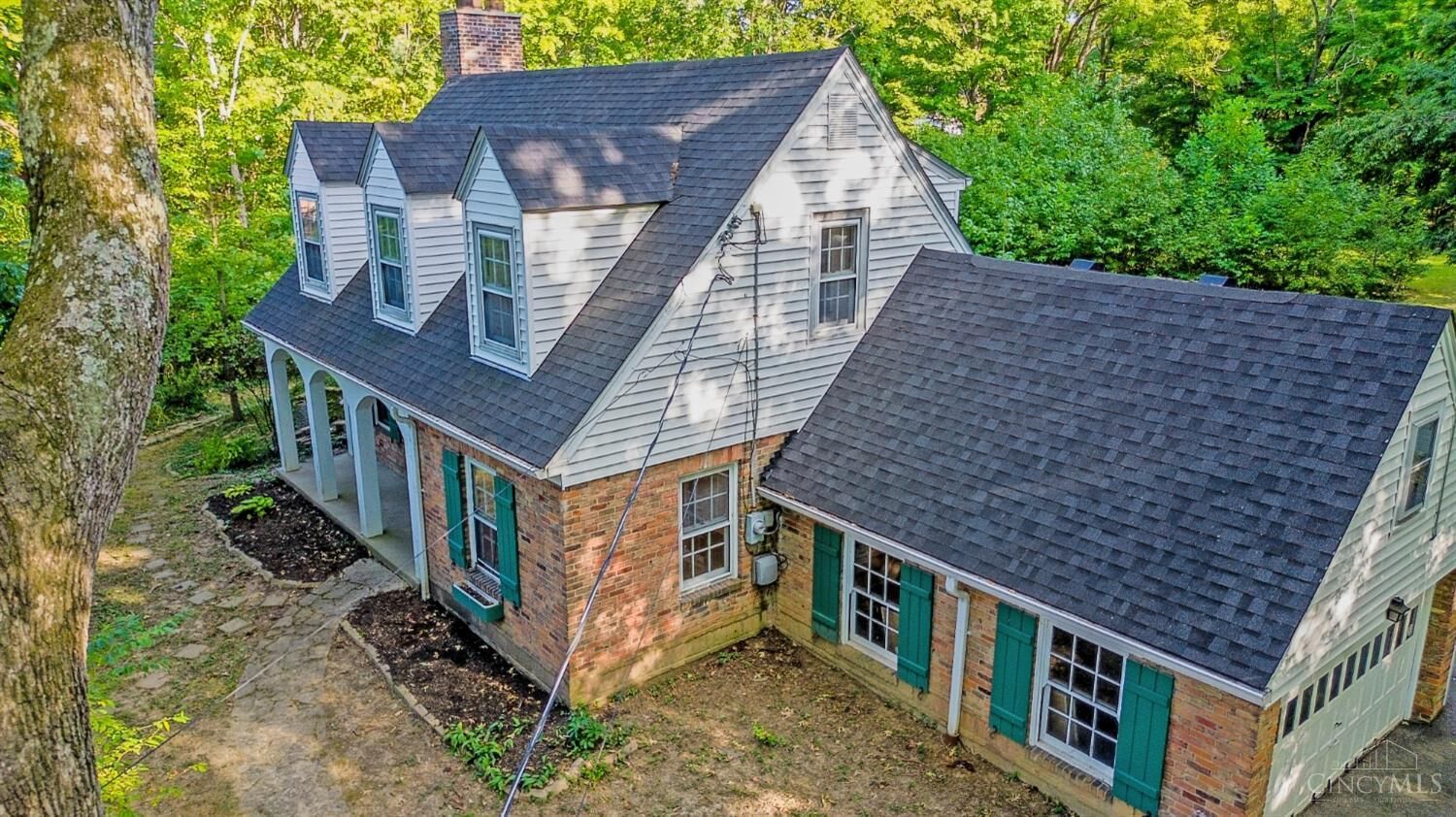 Property Photo:  961 W Galbraith Road  OH 45231 