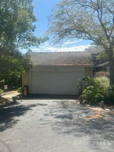 Property Photo: 3516 Traskwood Circle OH 45208