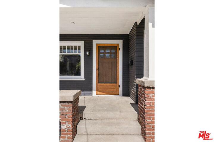 Property Photo:  1327 Portia St  CA 90026 