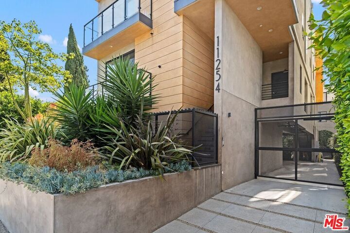 Property Photo: 11254 Mississippi Ave CA 90025