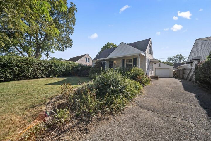 Property Photo: 3084 Oaklawn Street OH 43224
