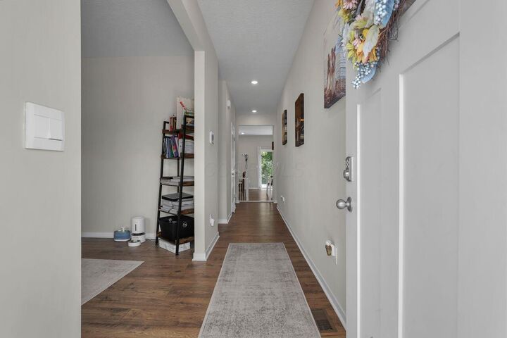 Property Photo: 5828 Wynnewood Drive OH 43123