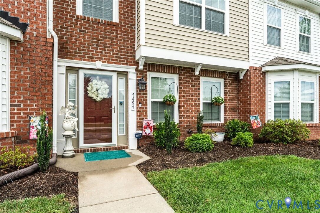 Property Photo:  7497 Pebble Lake Drive  VA 23111 