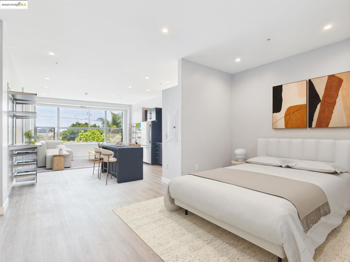 Property Photo: 1001 46th St 220 CA 94608