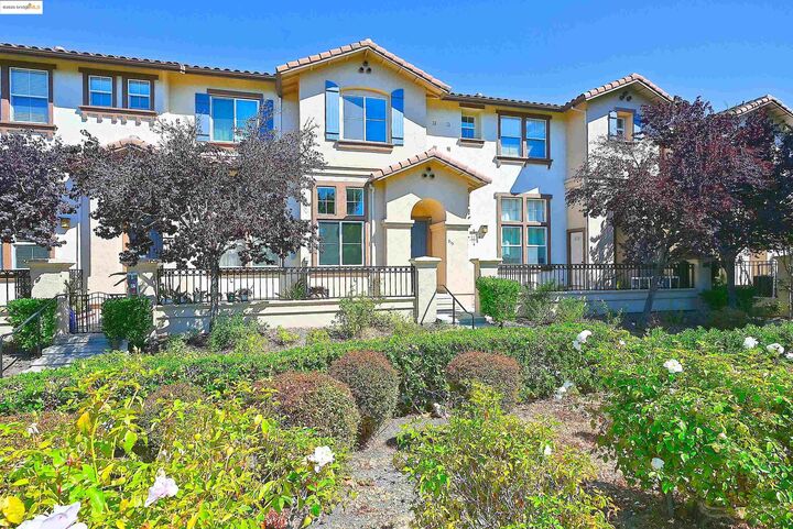 215 Santa Barbara St  San Pablo CA 94806 photo
