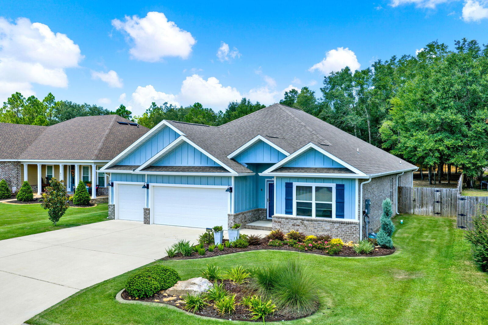 Property Photo: 8028 Majestic Cypress Drive FL 32583