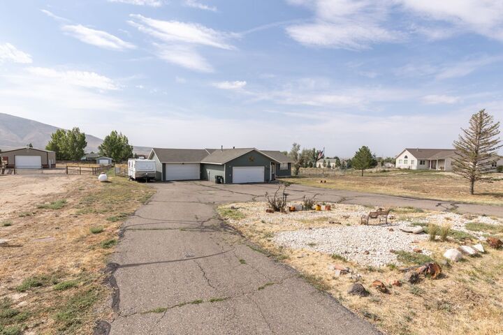 Property Photo: 550 Cripple Creek Drive NV 89815