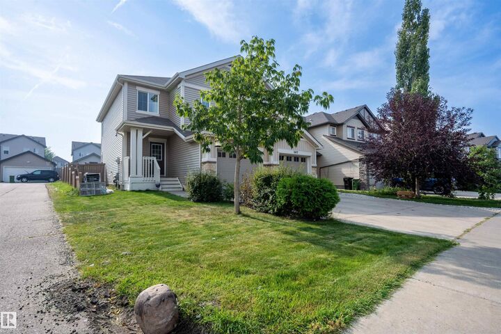 Property Photo: 5405 15 Avenue SW AB T6X 1R5