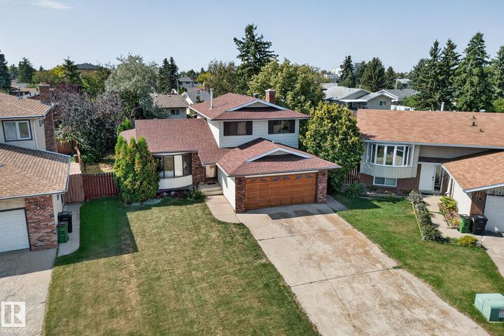 2056 45 Street NW  Edmonton AB T6L 2V1 photo