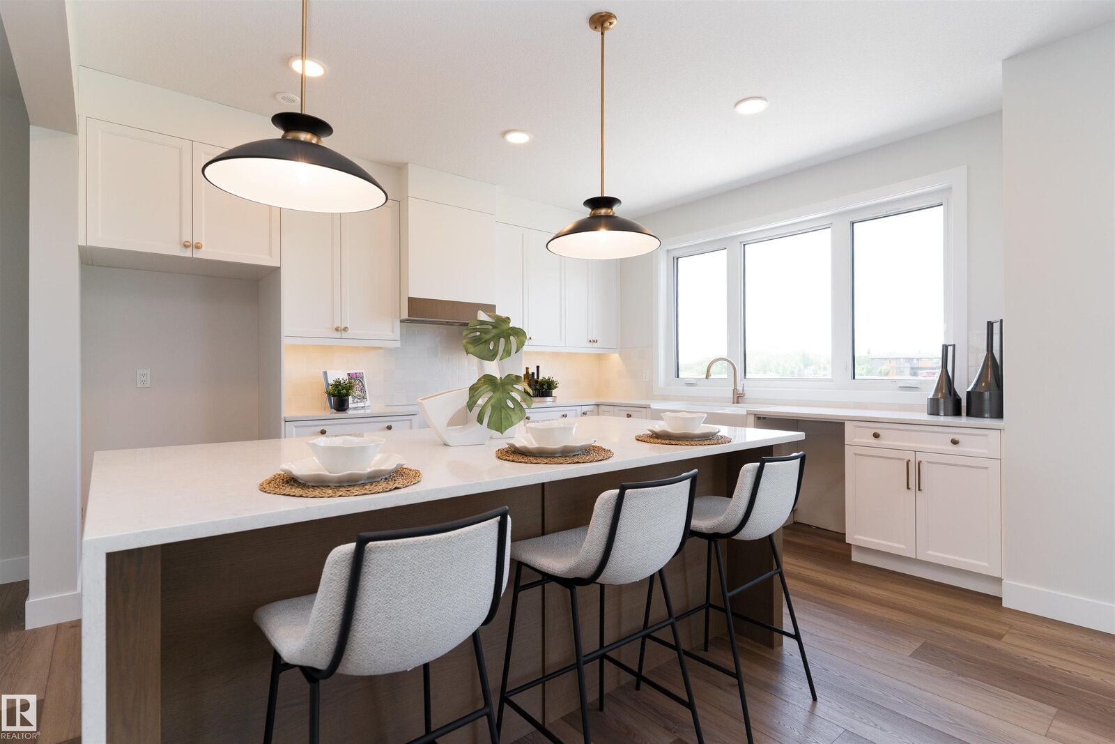 Property Photo:  7121 May Crescent NW 26  AB T6R 0X2 