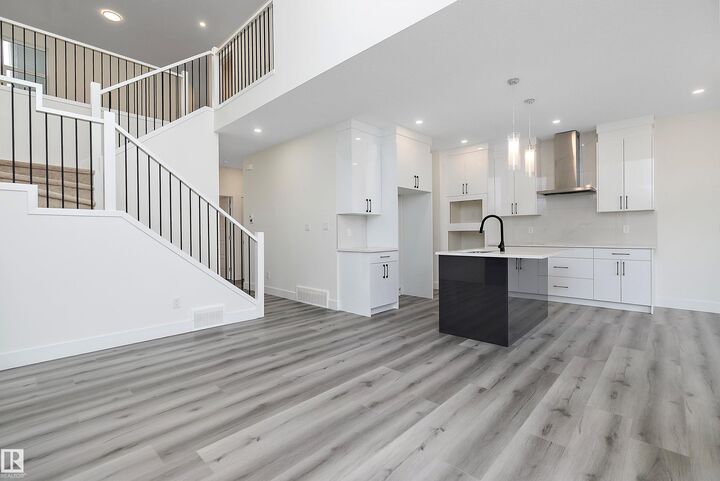 2532 210 Street NW  Edmonton AB T6M 2M7 photo