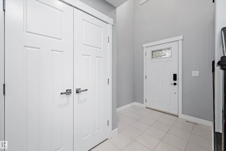 Property Photo: 2028 69 Street SW AB T6X 0S6