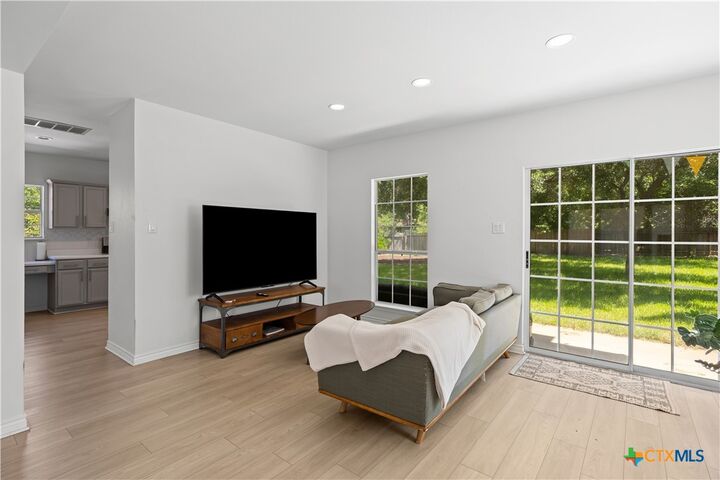 Property Photo:  1710 Greening Way  TX 78641 