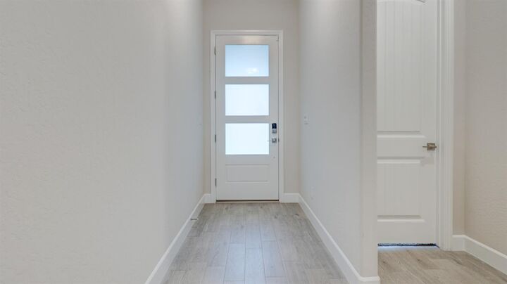 Property Photo: 935 Talus Way S CA 93636