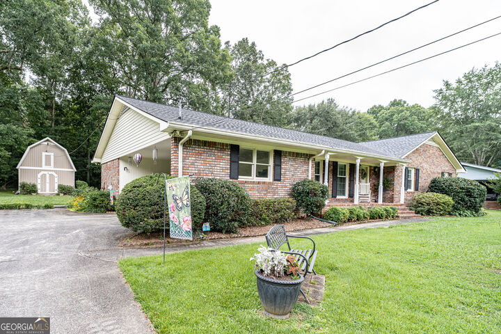 Property Photo: 16 Cinnamon Lane NE GA 30161