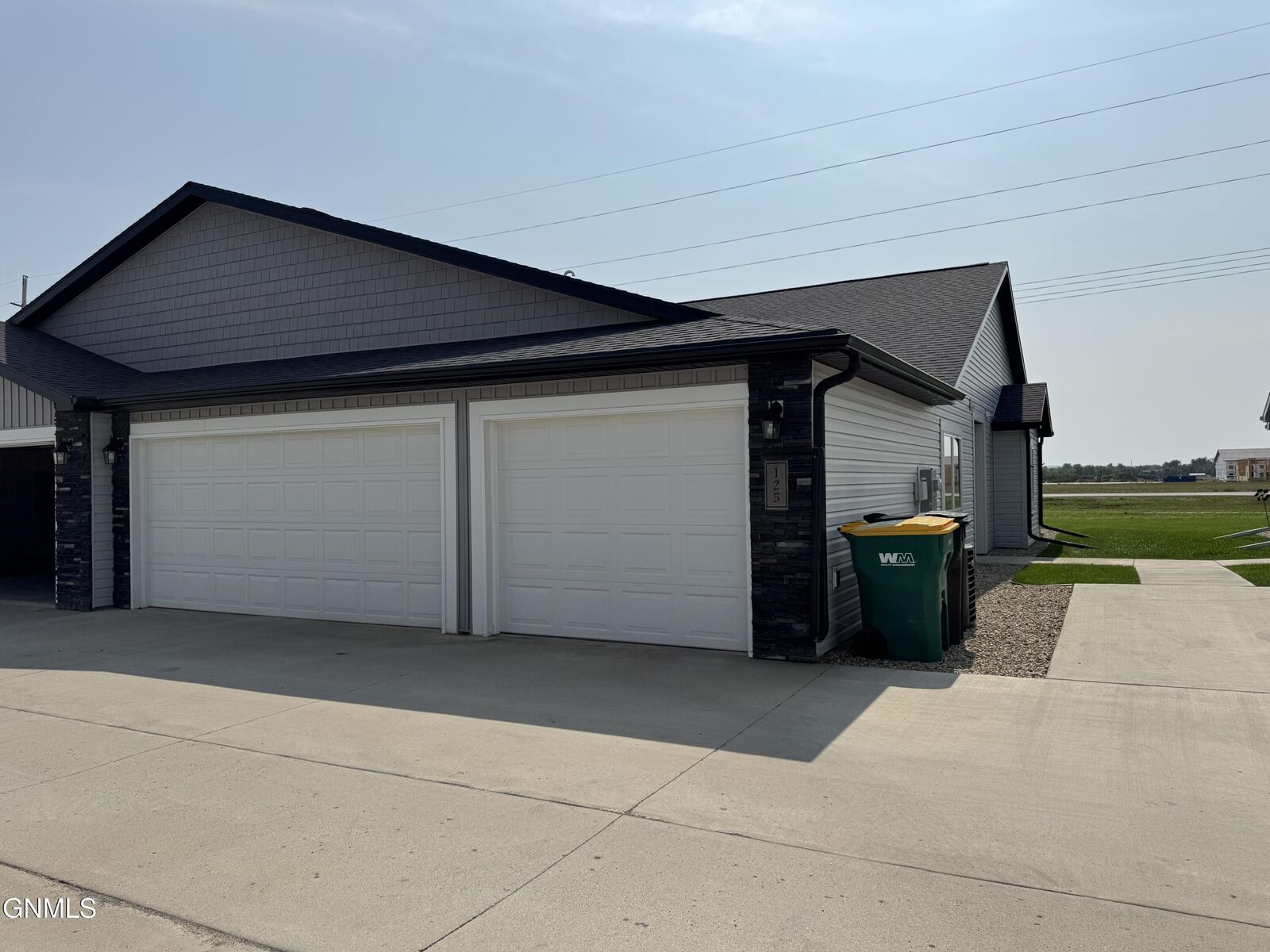 Property Photo:  125 Kenner Loop  ND 58504 
