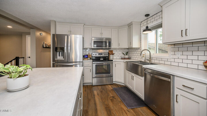 Property Photo:  1124 Chestnut Lane  ND 58523 