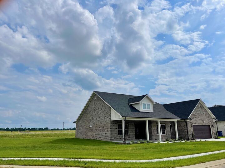 Property Photo: 6310 Ridge Brook Cove KY 42301