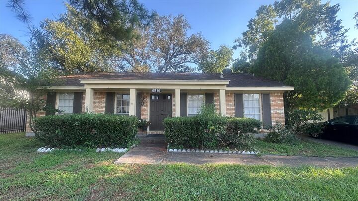 Property Photo: 9519 Val Verde Street TX 77063