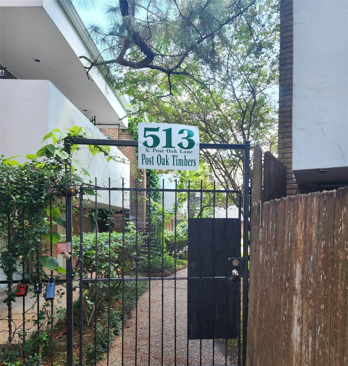 Property Photo:  513 S Post Oak Lane 2101  TX 77056 