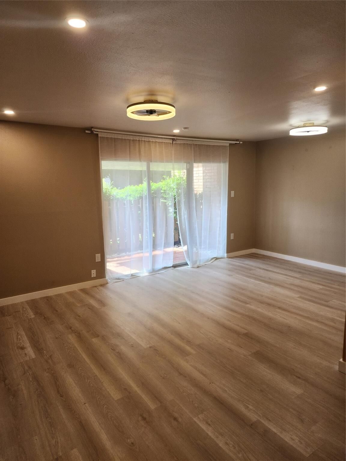 Property Photo:  513 S Post Oak Lane 2101  TX 77056