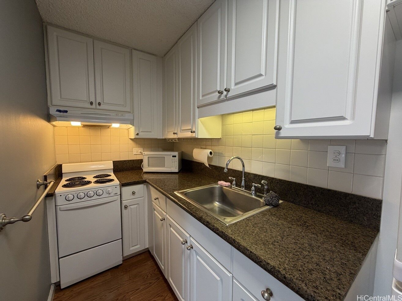 Property Photo:  2637 Kuilei Street A53  HI 96826 