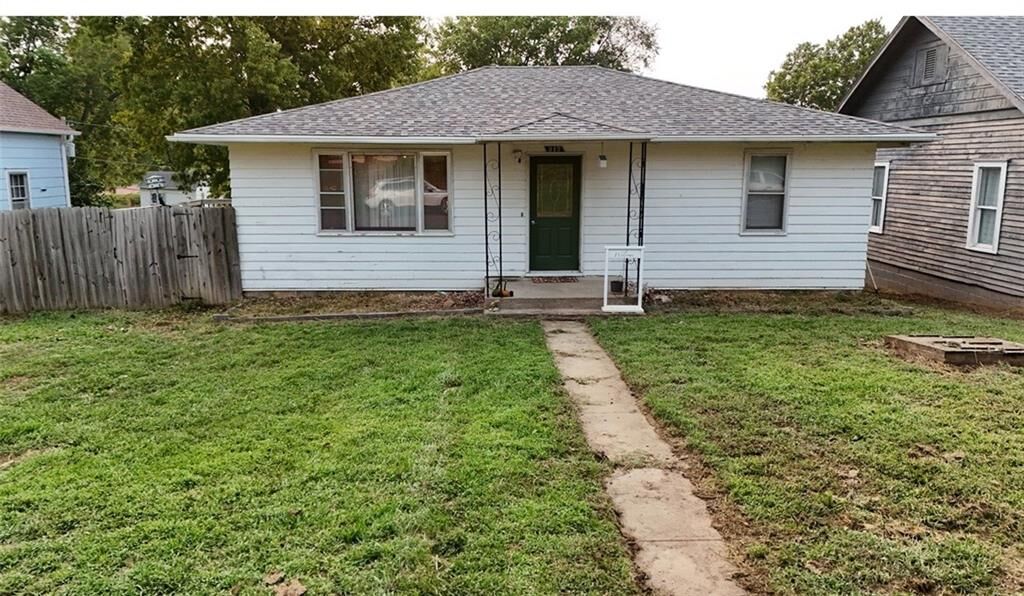 Property Photo: 317 S Centre Street KS 66087