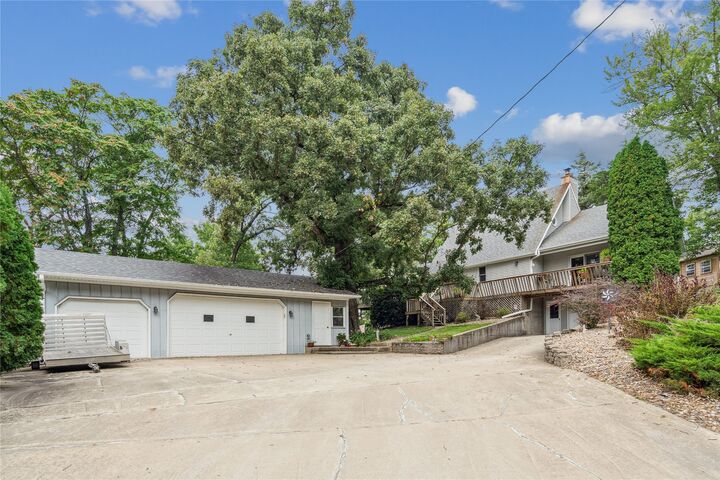 Property Photo: 1281 160th Trail IA 50138