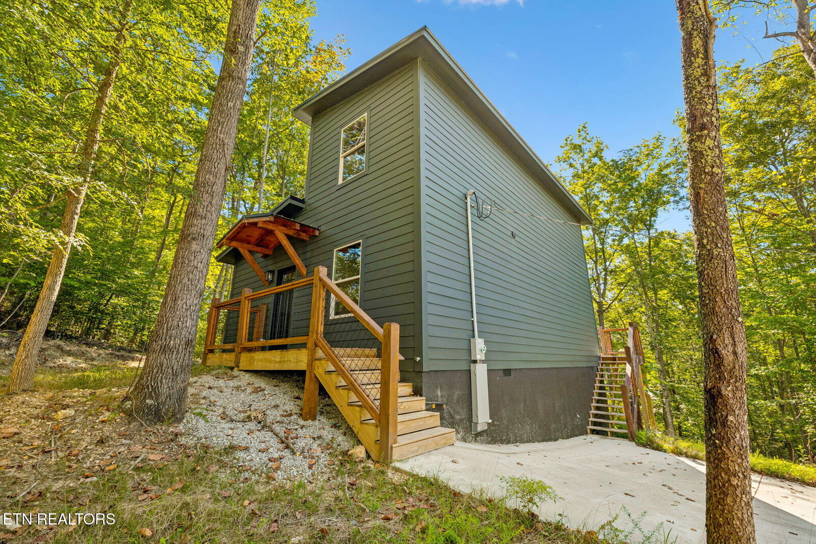 Property Photo: 689 Country Oaks Lane TN 37766