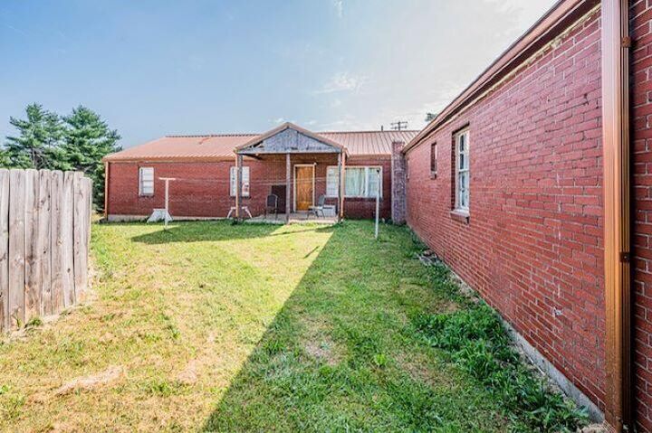 Property Photo:  415 N Dixie Highway  KY 42127 