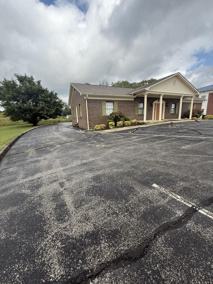 Property Photo: 602 Clifty Street KY 42503