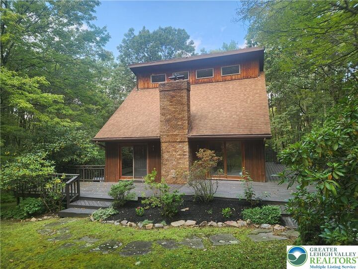 Property Photo: 1385 Stagecoach Road W PA 18017