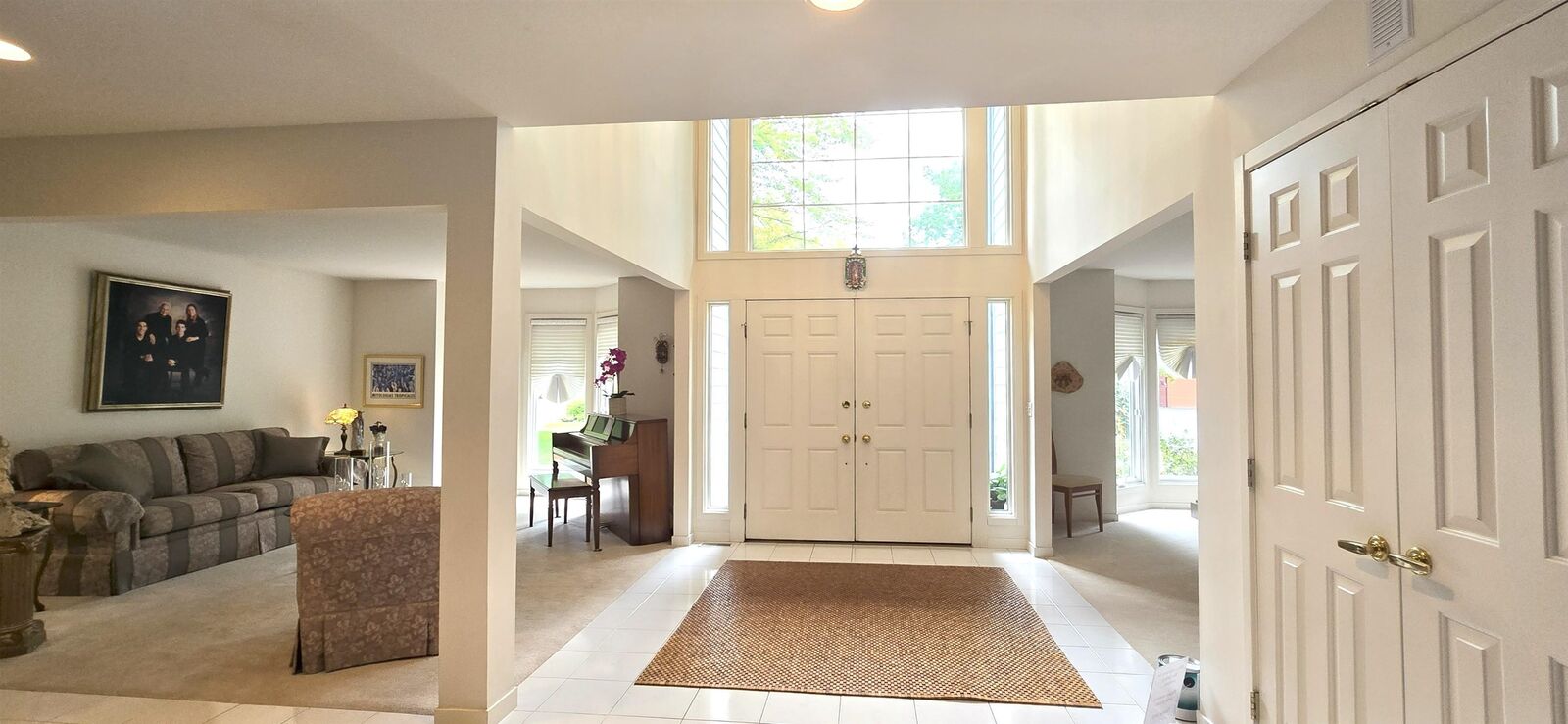 Property Photo:  5723 Londonberrie  MI 48640 