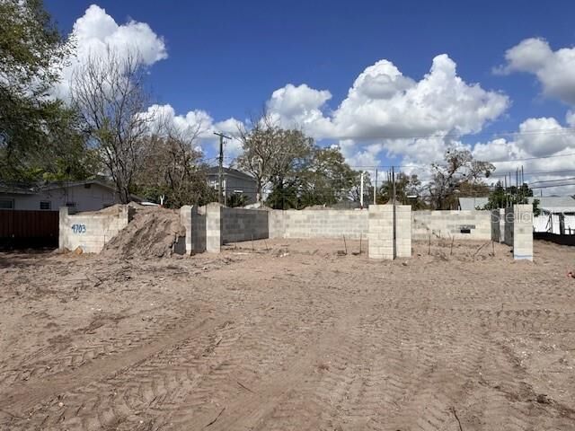 Property Photo:  4703 W Fair Oaks Avenue  FL 33611 