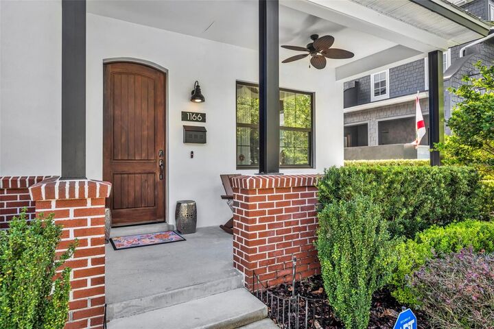 Property Photo: 1166 Oaks Boulevard FL 32789
