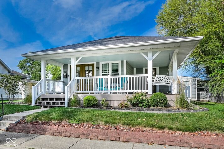 Property Photo: 220 1st Avenue SE IN 46032