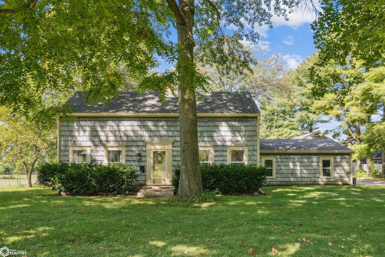 Property Photo: 915 Hagemann Avenue IA 52601
