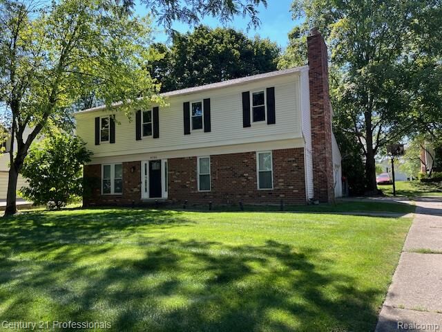 Property Photo:  5720 Beauchamp  MI 48322 1474