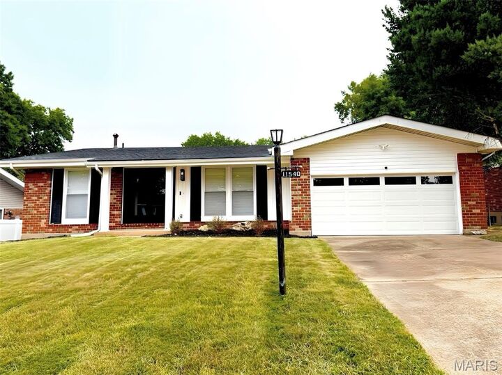 11540 Lares Drive  Florissant MO 63033 photo