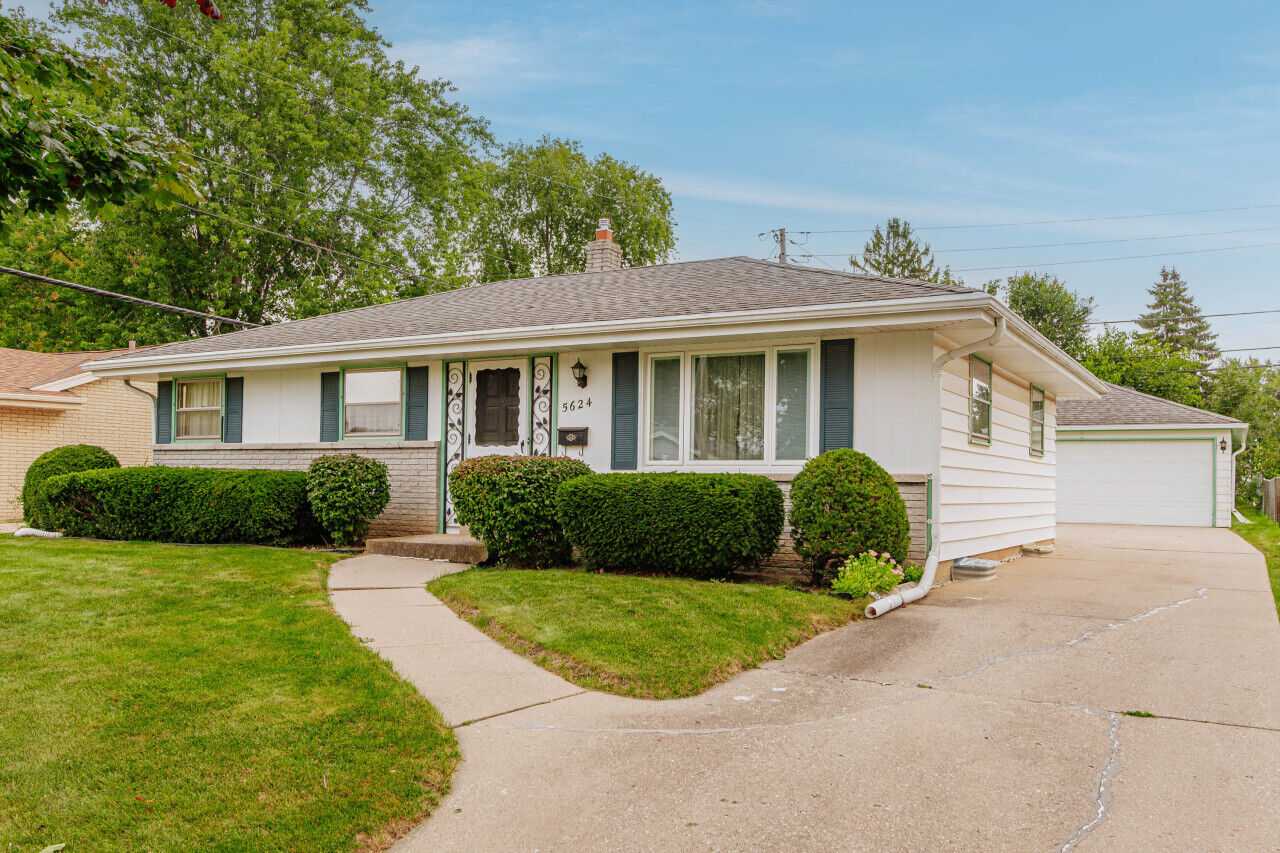 Property Photo: 5624 S Indiana Ave WI 53110