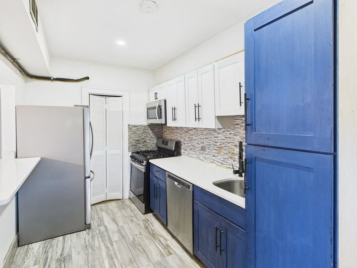 Property Photo:  1032 N Austin Boulevard 2N  IL 60302 